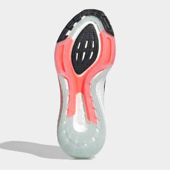 Men's Adidas Ultraboost 22 Shoes - Picture 4 of 5